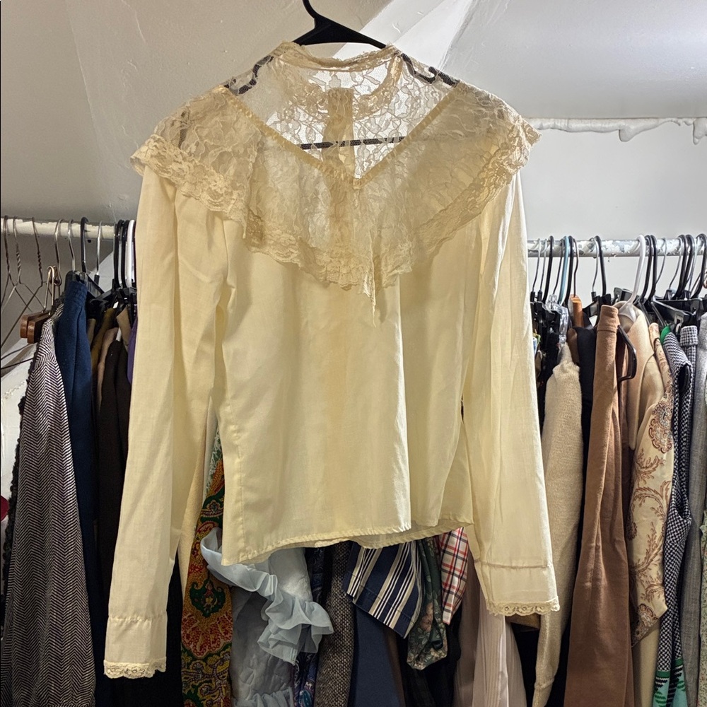 Vintage Elegant Cream Lace Women's Top